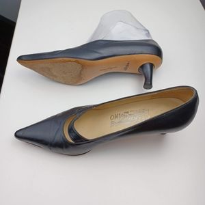 Ferragamo Black Leather Heels pointed toe size 8.5